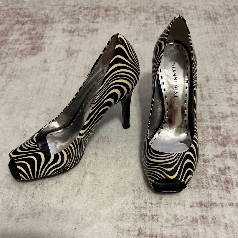 Gianni Bini Black & Cream Swirl Peep-Toe Heels
